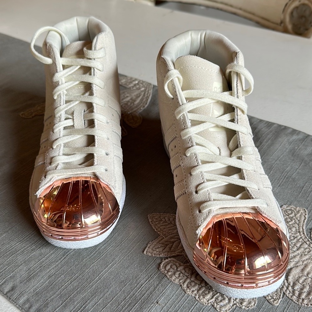 Adidas- Superstar 80’s Rose gold Metal Toe